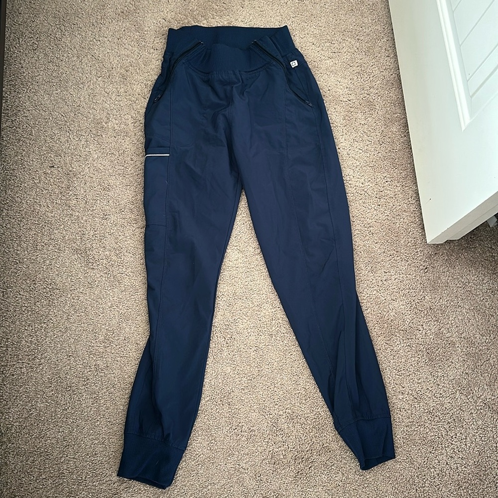 Jogger scrub pants